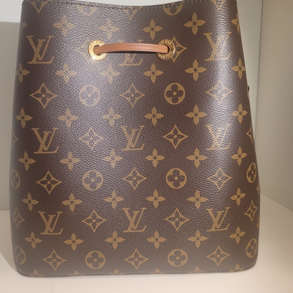 Classic Brown Monogram Shoulder Bag - Picture 4 of 8
